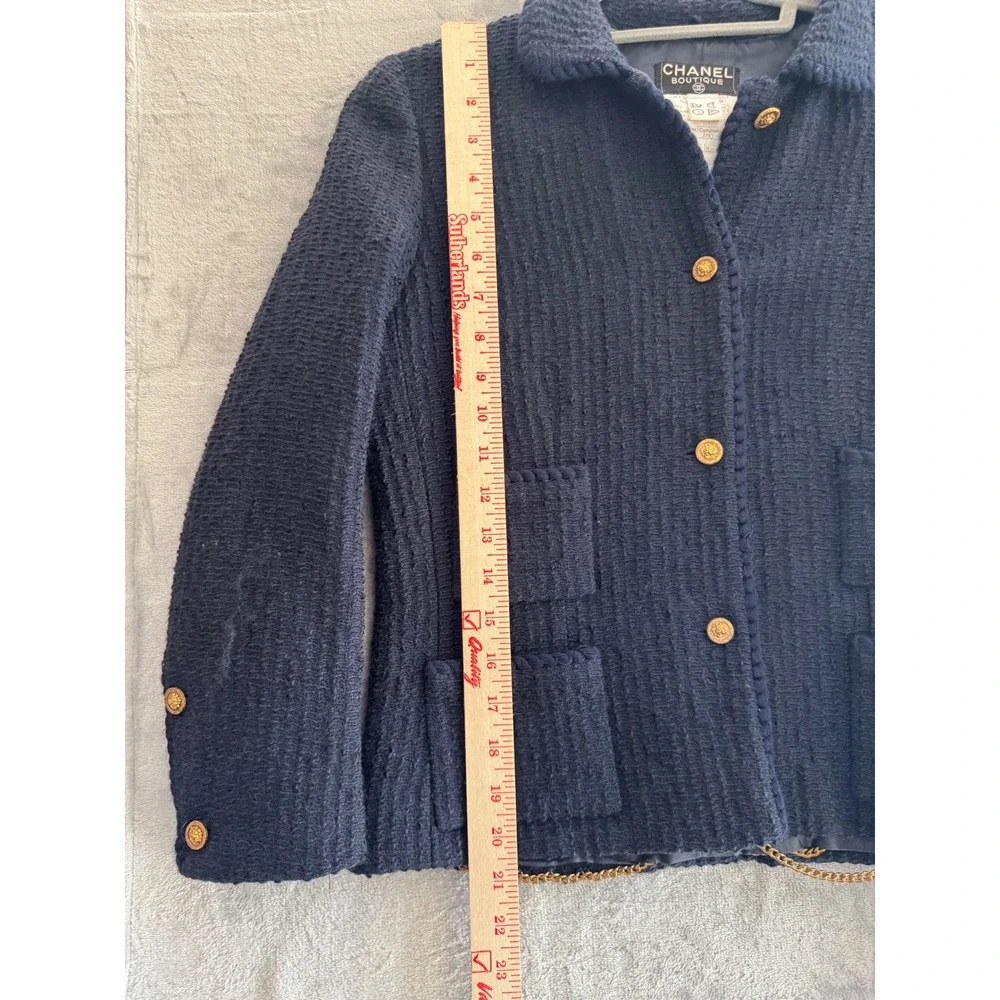 Chanel Vintage Navy Blue Wool Boucle Skirt Suit Lion Head Buttons FR 38 US‎